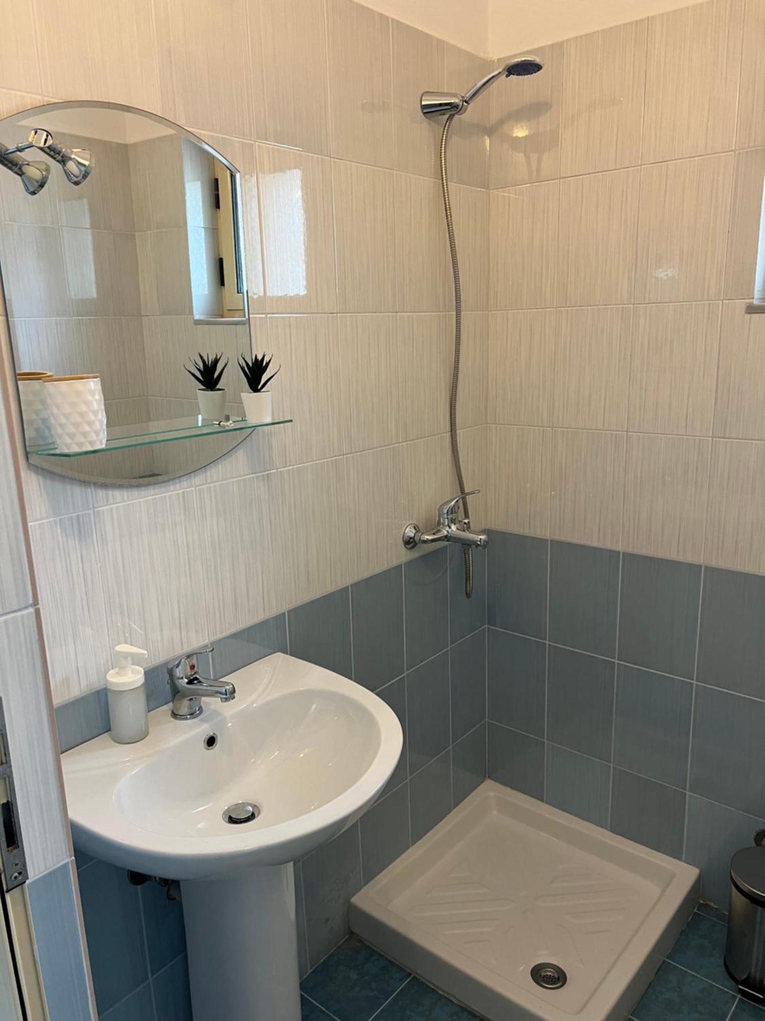 Helios Rooms ساراندا المظهر الخارجي الصورة
