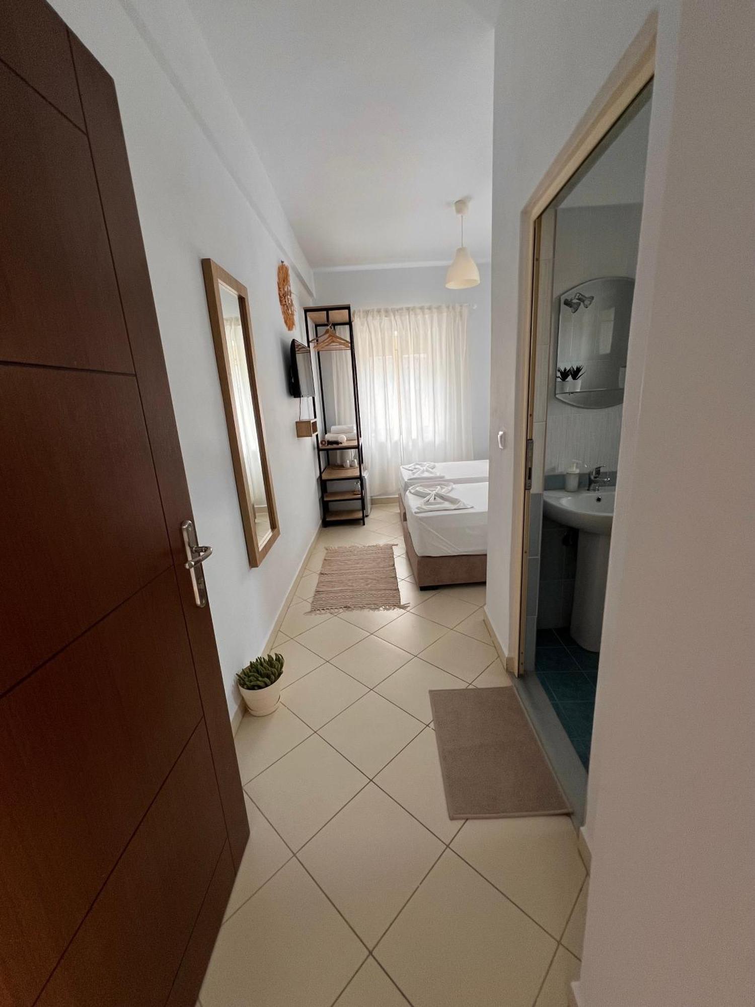 Helios Rooms ساراندا المظهر الخارجي الصورة